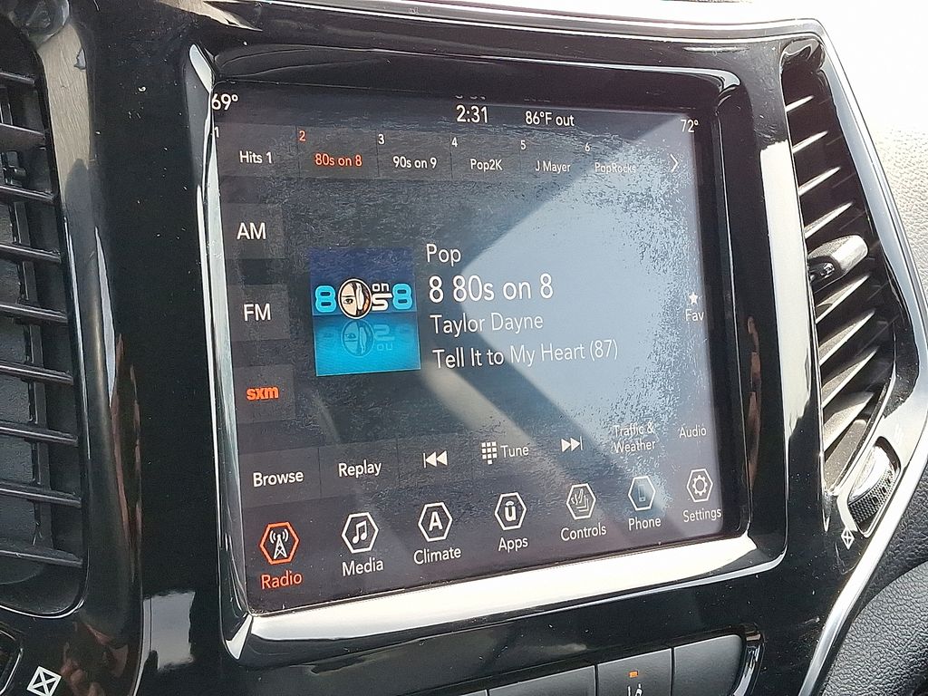 2019 Jeep Cherokee Limited photo 2