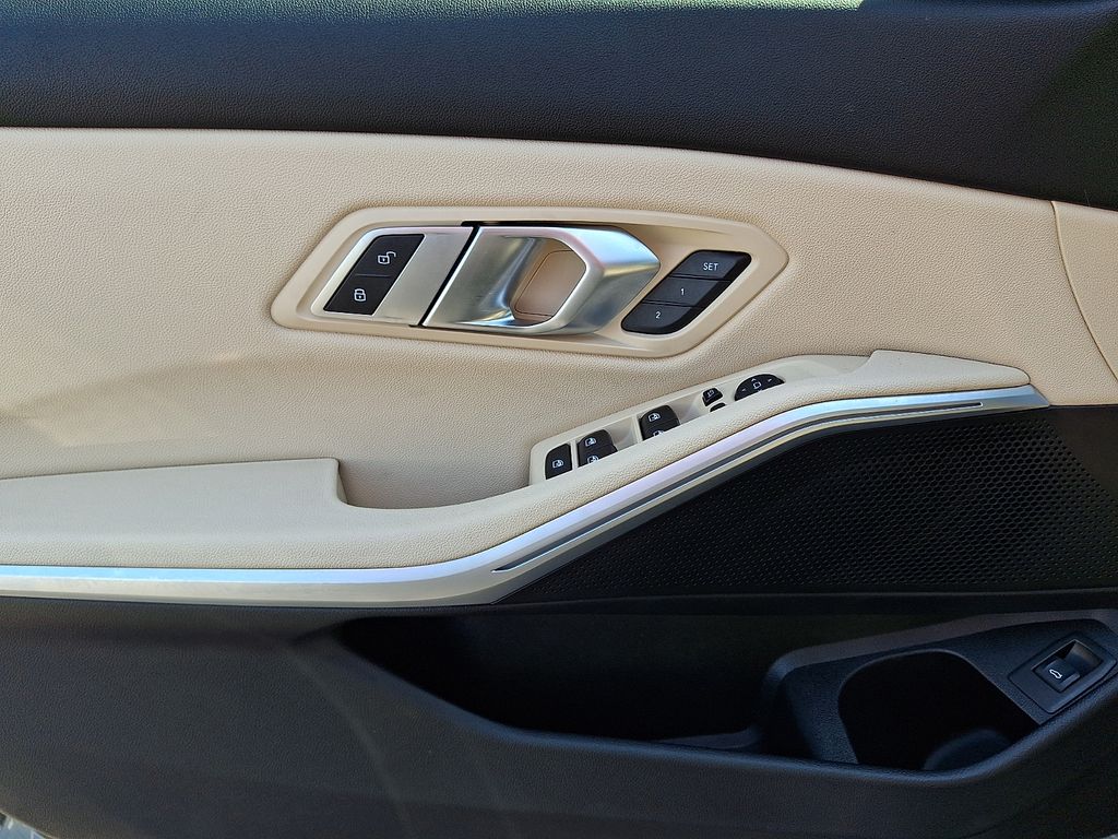 2021 BMW 3 Series 330i - Photo 15