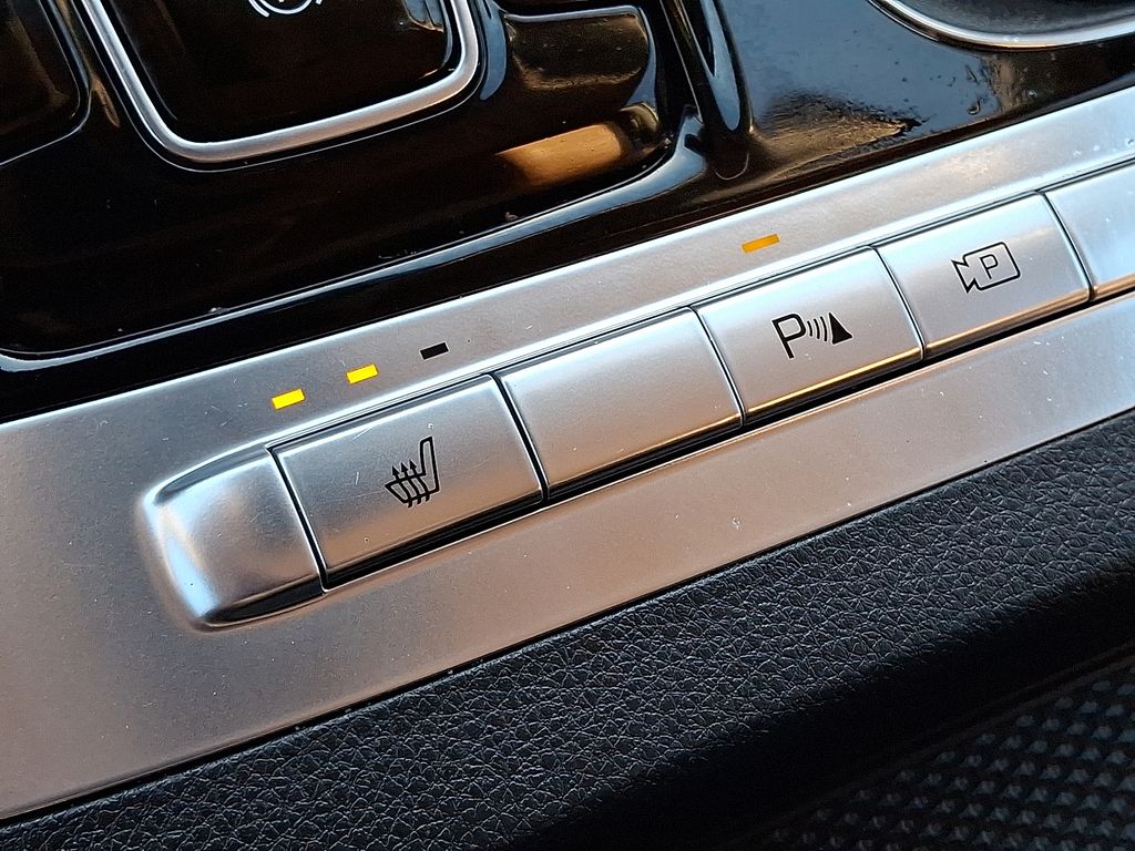 2022 Kia Carnival EX - Photo 30