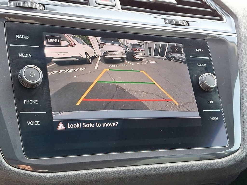2020 Volkswagen Tiguan SE photo 4