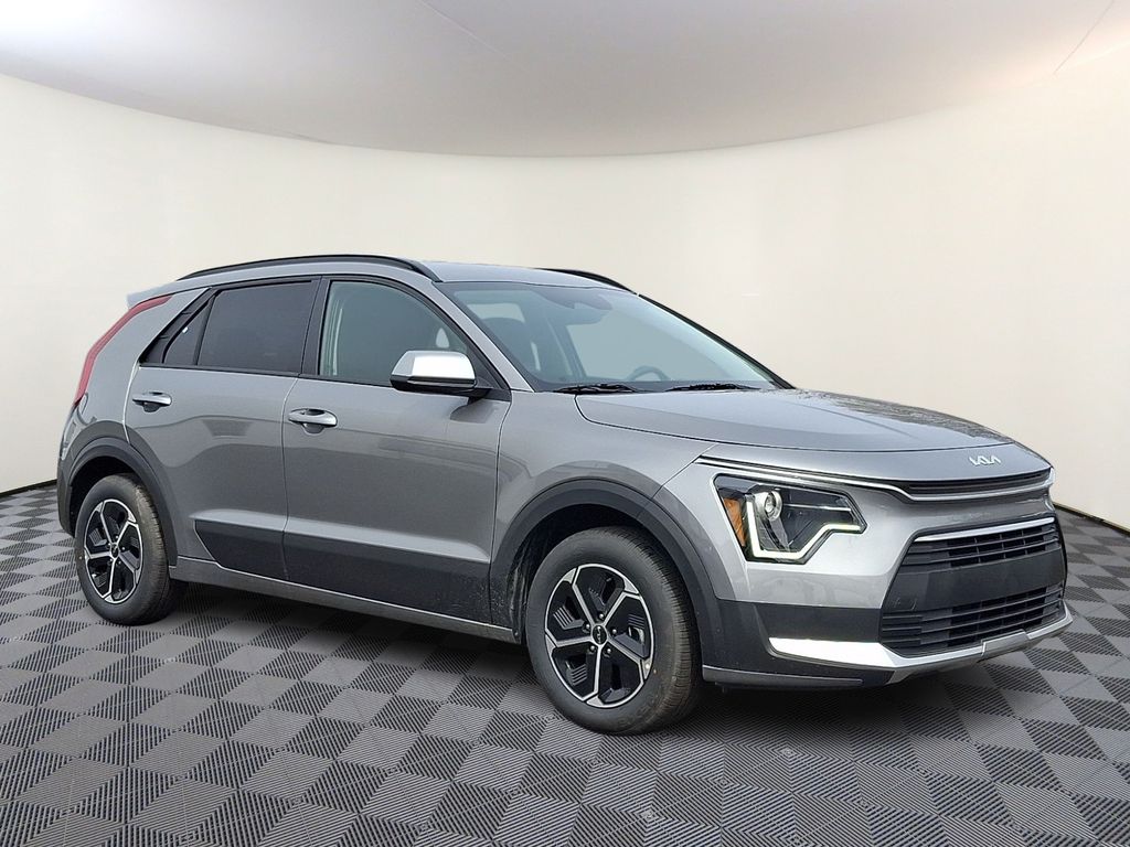 2026 Kia Niro LX HEV's photo