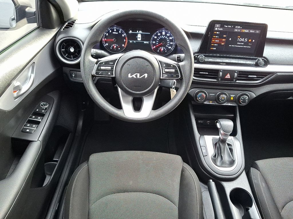 2023 Kia Forte LXS photo 2