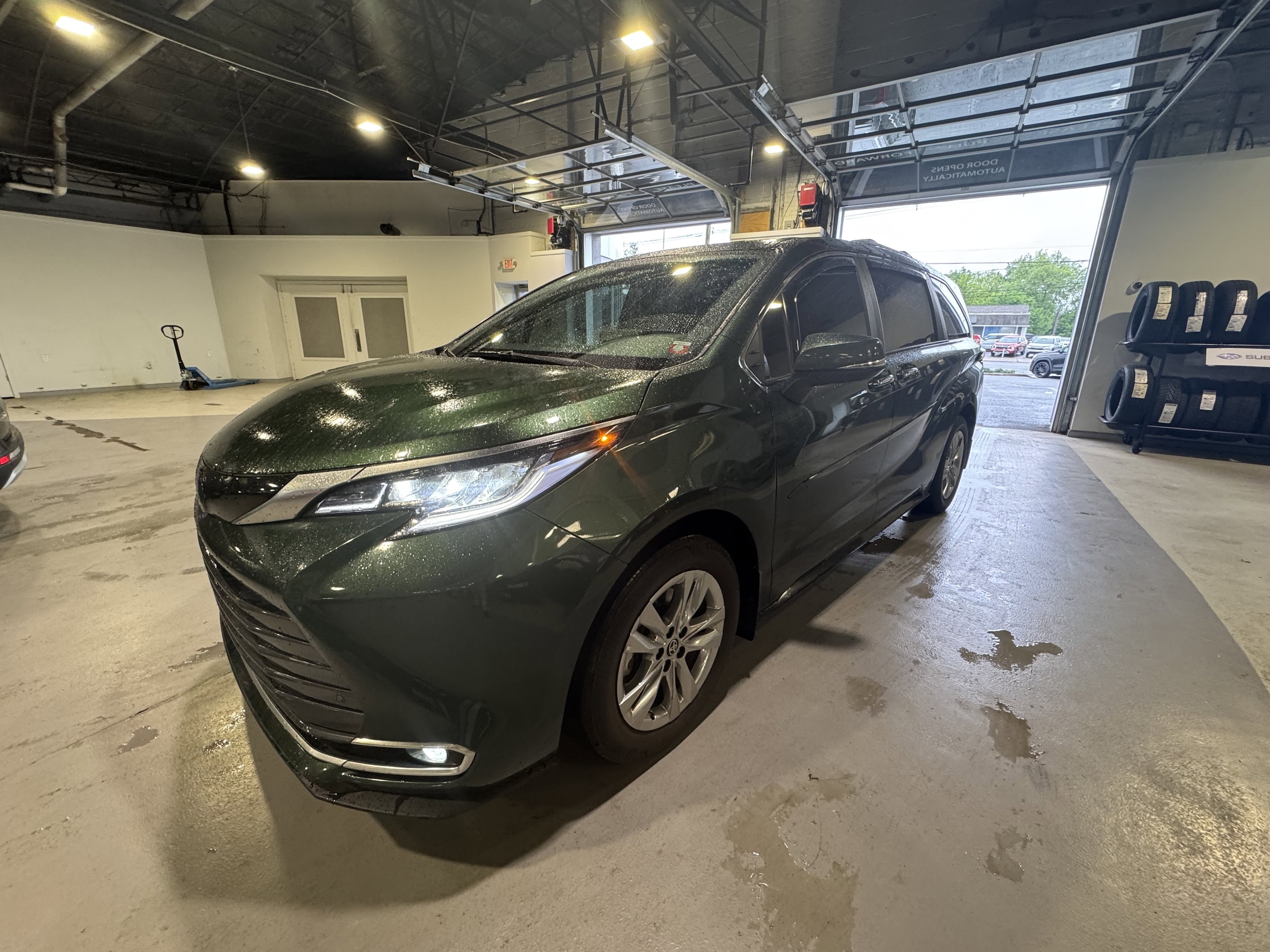Used 2023 Toyota Sienna Limited with VIN 5TDZSKFC6PS097095 for sale in Trenton, NJ