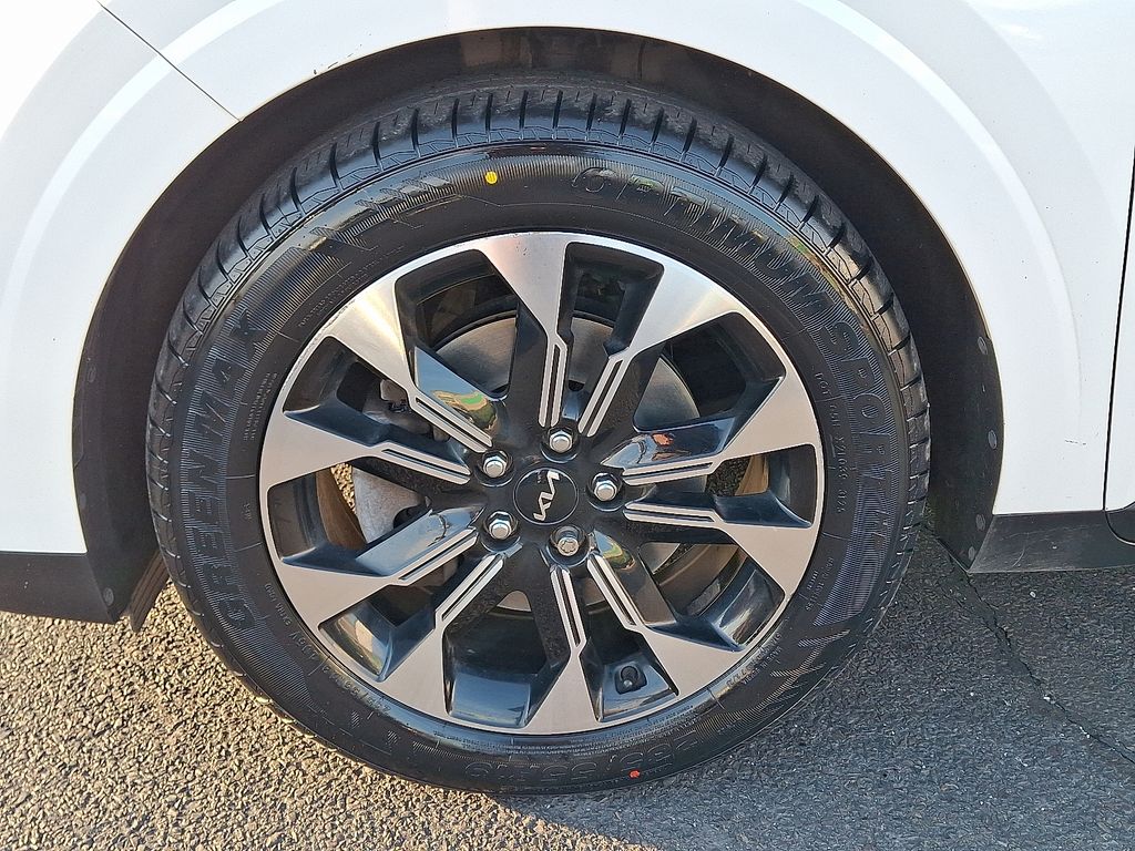 2022 Kia Carnival EX - Photo 12
