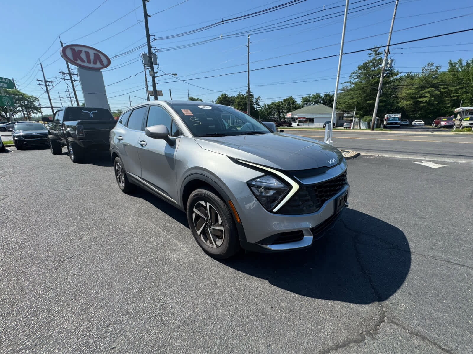 2023 Kia Sportage Hybrid LX photo 2