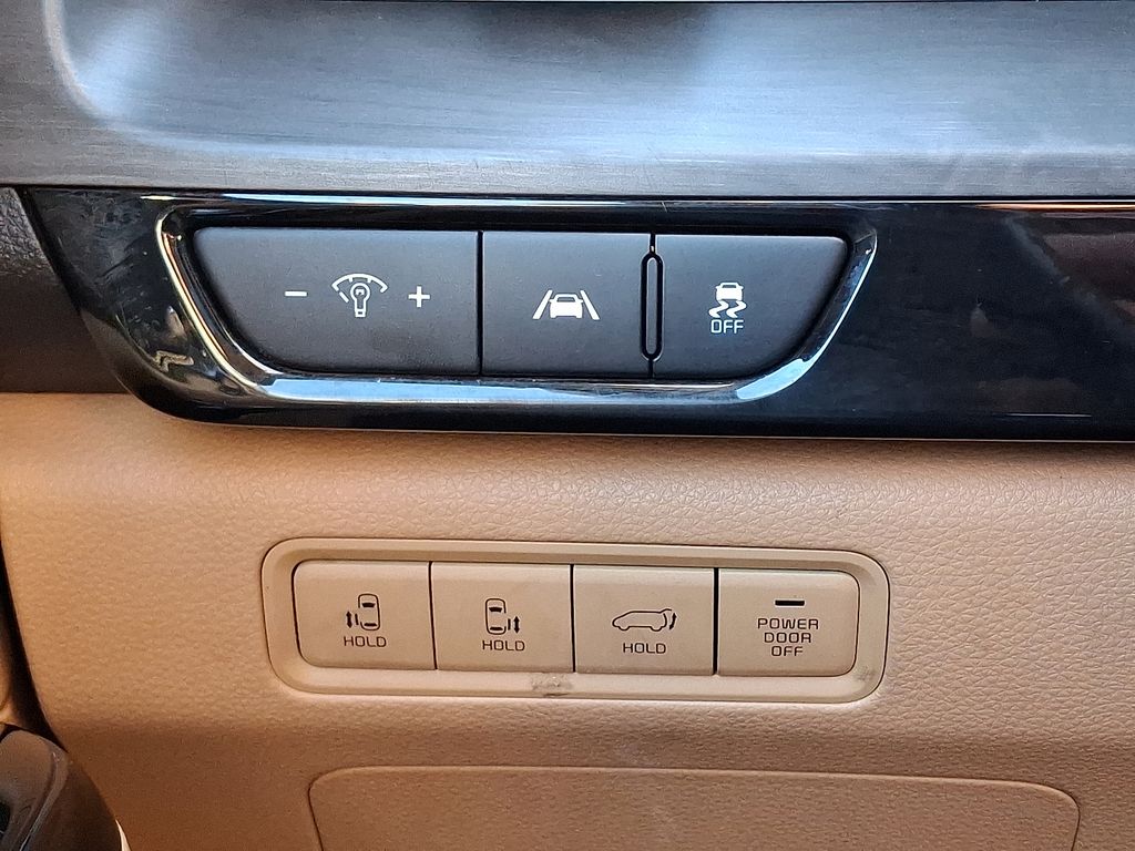 2022 Kia Carnival EX - Photo 29