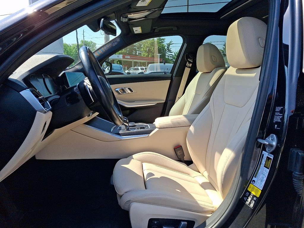 2021 BMW 3 Series 330i - Photo 16