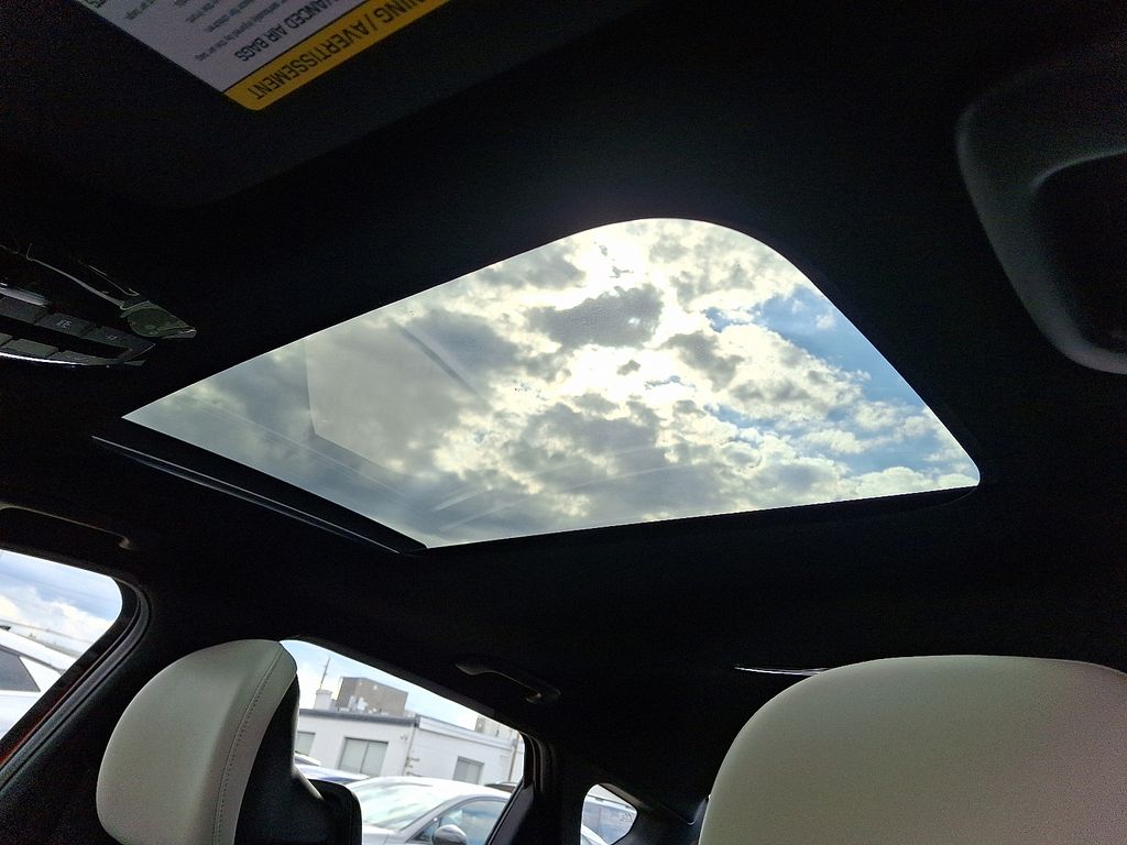 2025 Kia K4 GT-Line - Photo 11
