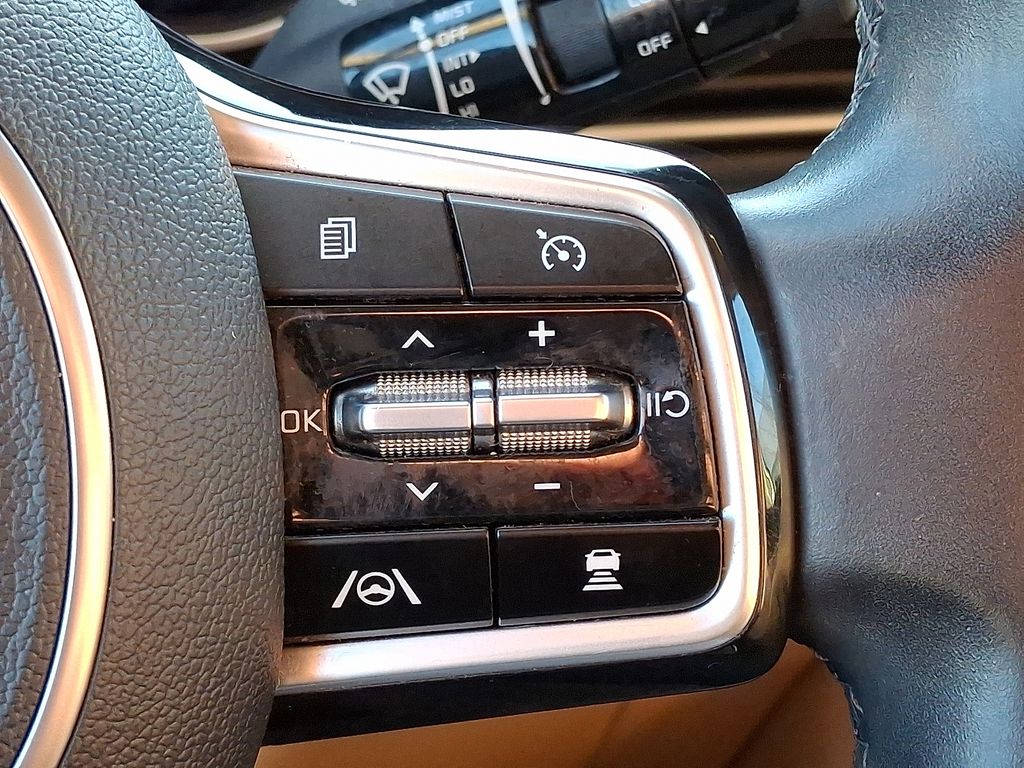 2022 Kia Carnival EX - Photo 26