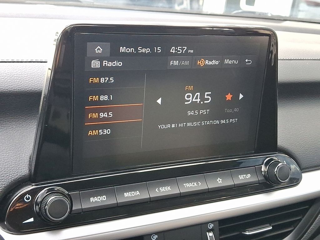 2023 Kia Forte LXS photo 3