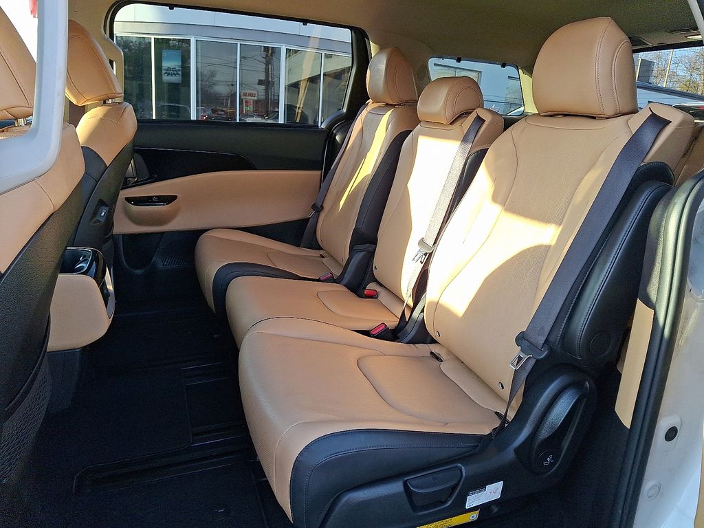 2022 Kia Carnival EX - Photo 14