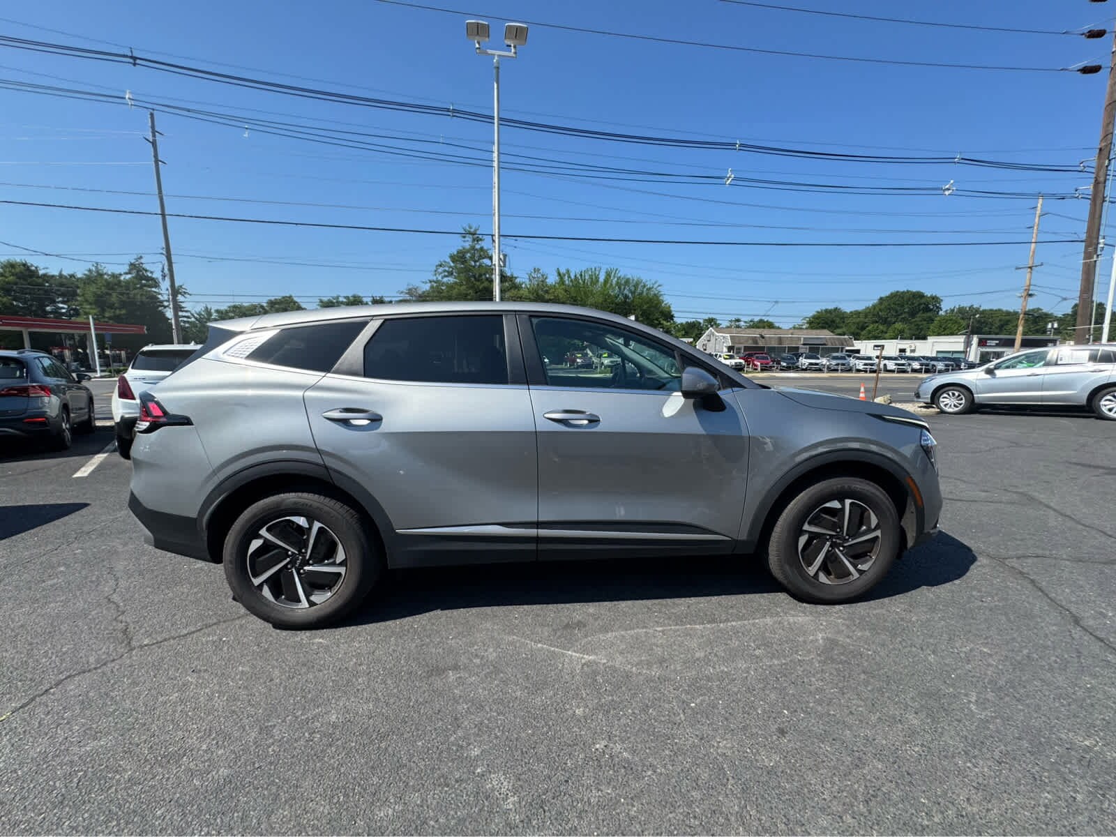 2023 Kia Sportage Hybrid LX photo 3
