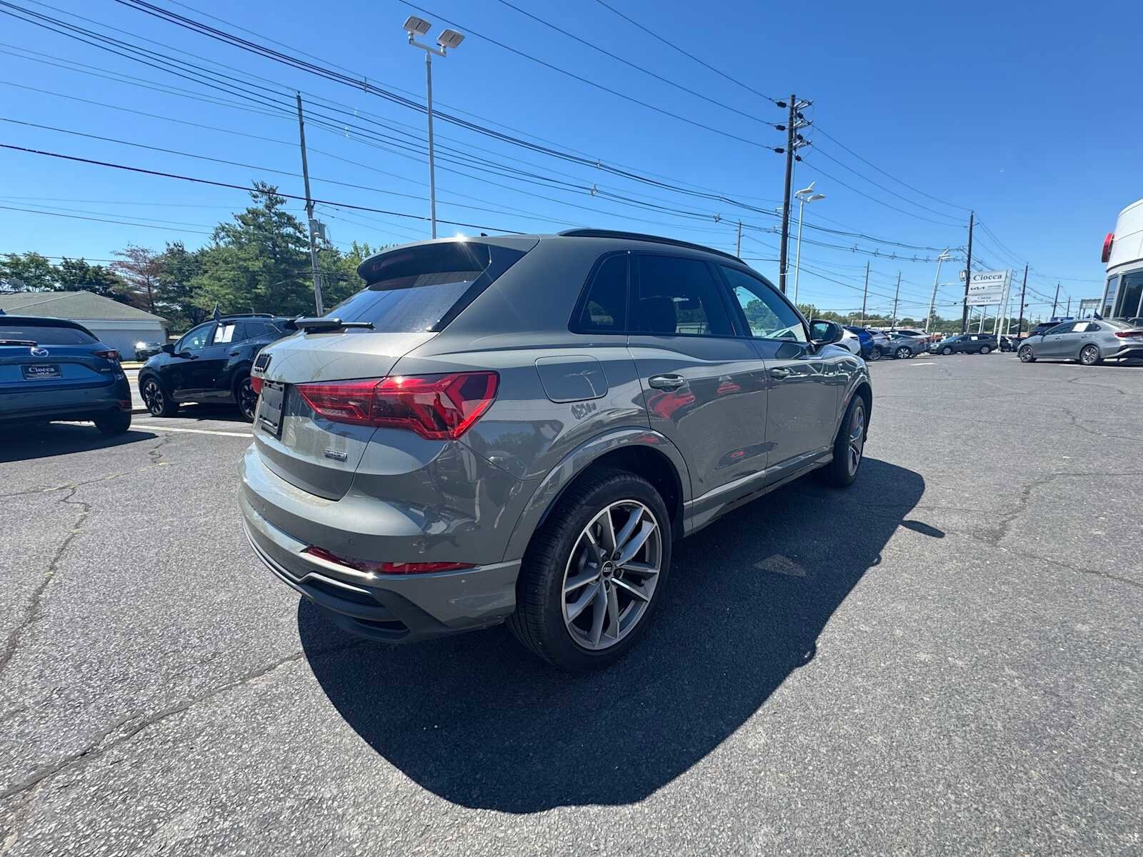 2024 Audi Q3 45 TFSI S line Premium photo 3