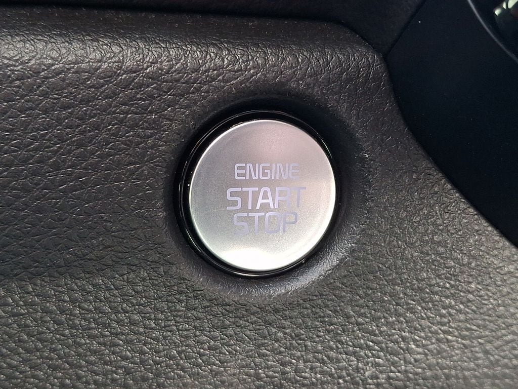 2025 Kia Carnival SX - Photo 29
