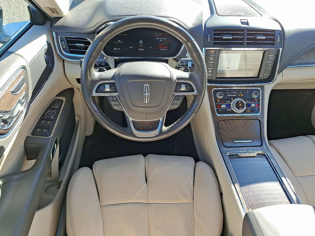 2018 Lincoln Continental Reserve photo 2