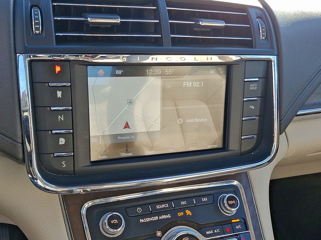 2018 Lincoln Continental Reserve photo 3