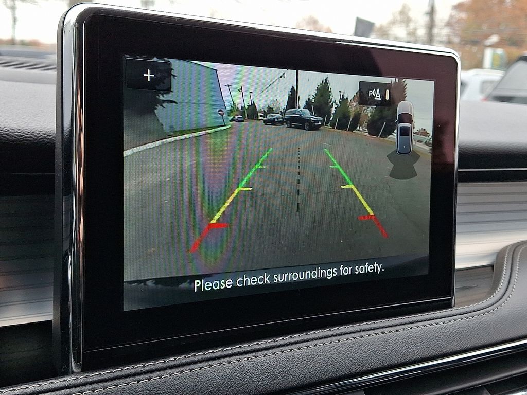 2021 Lincoln Corsair Standard photo 3