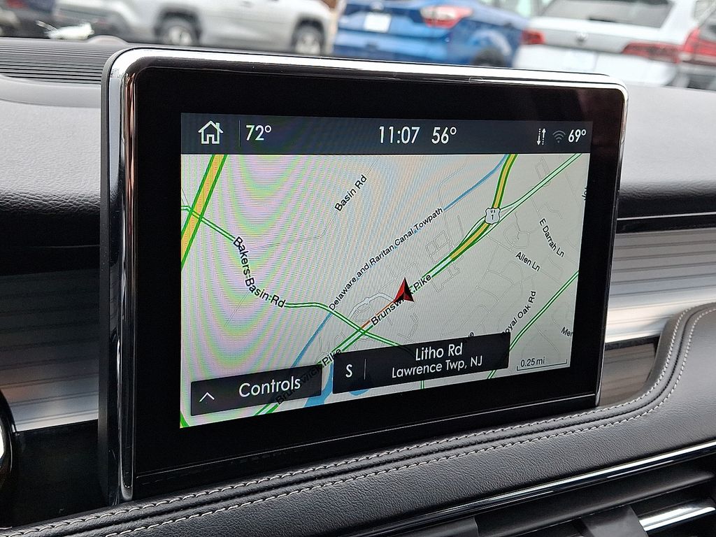 2021 Lincoln Corsair Standard photo 2