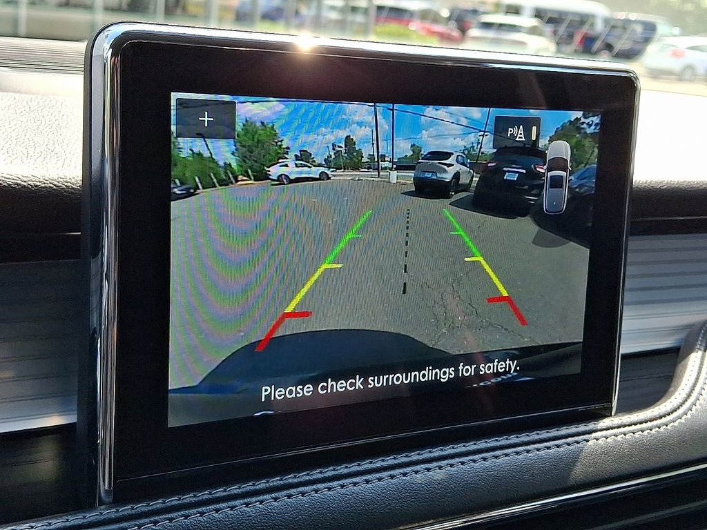 2022 Lincoln Corsair Standard photo 4