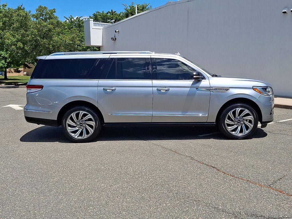 2022 Lincoln Navigator Reserve L - Photo 10