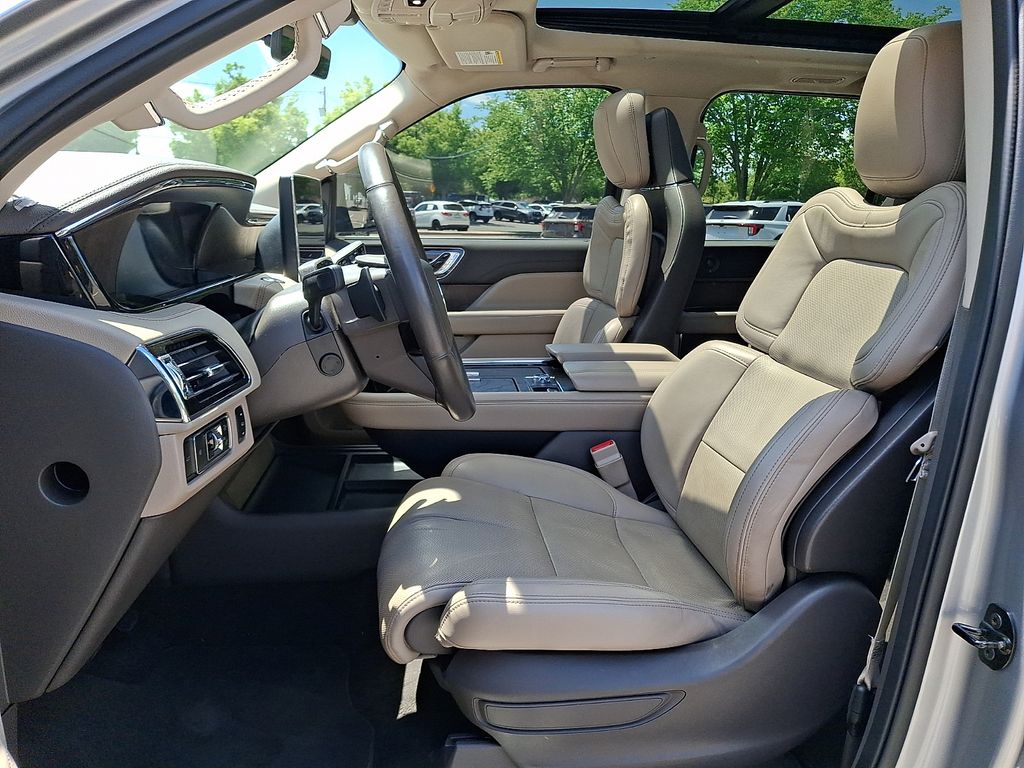 2022 Lincoln Navigator Reserve L - Photo 16
