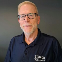 Staff member Tom Thornton from ID_15d90d3c90f6
