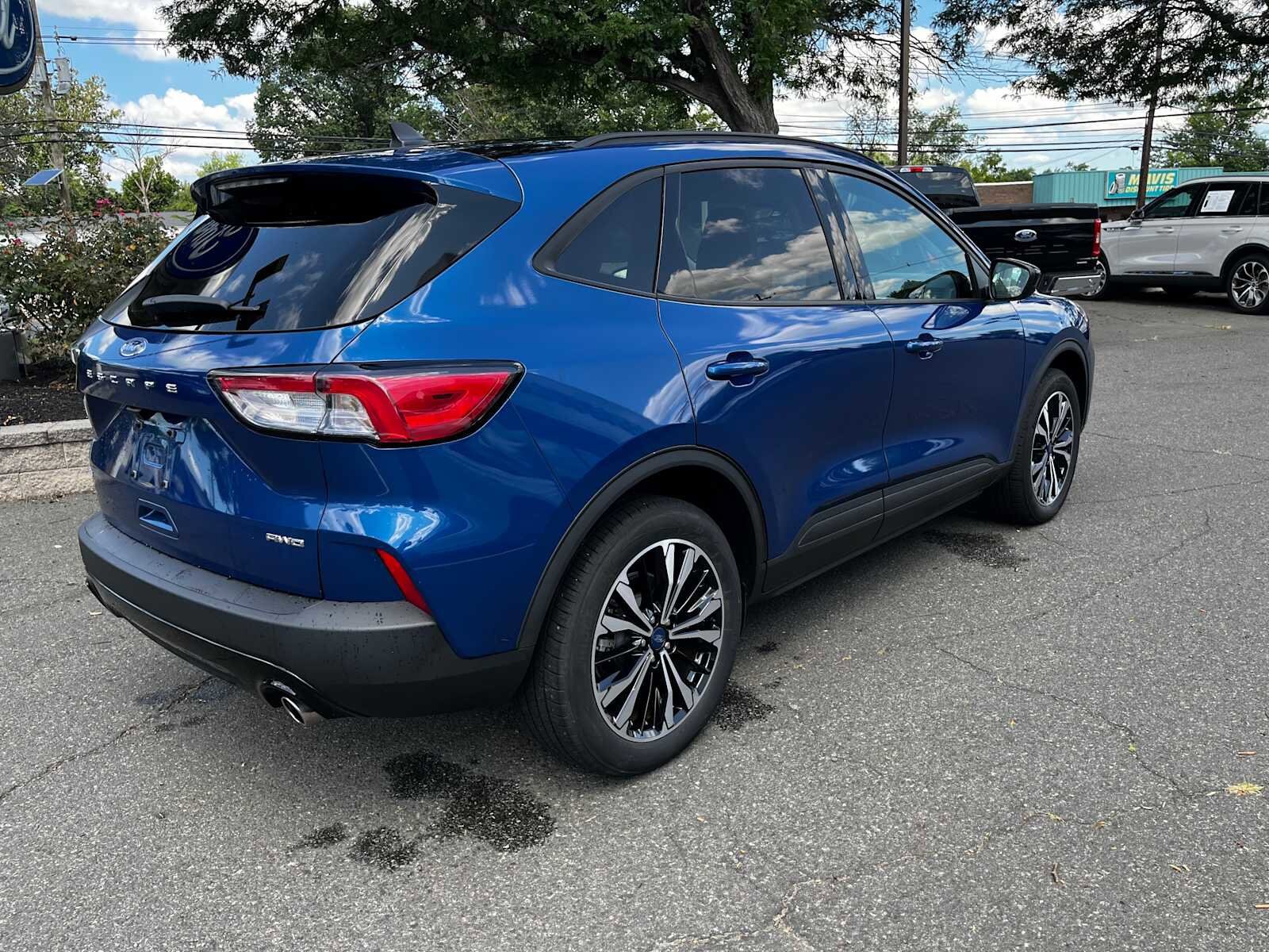 2022 Ford Escape SE photo 3