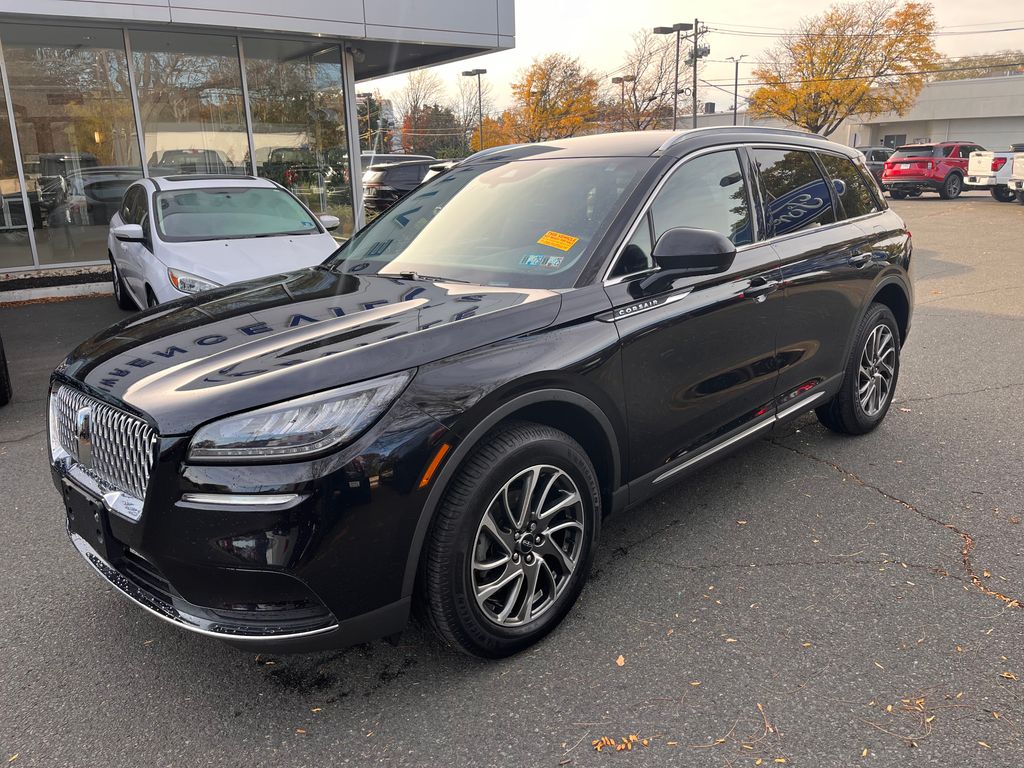 2021 Lincoln Corsair Standard photo 2