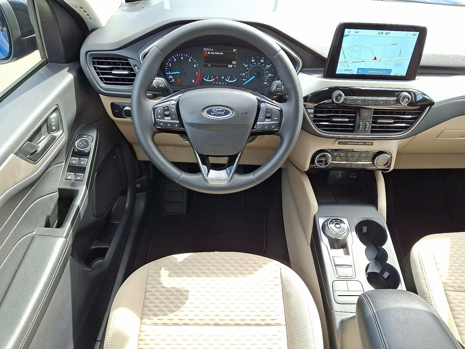 2022 Ford Escape SE photo 2