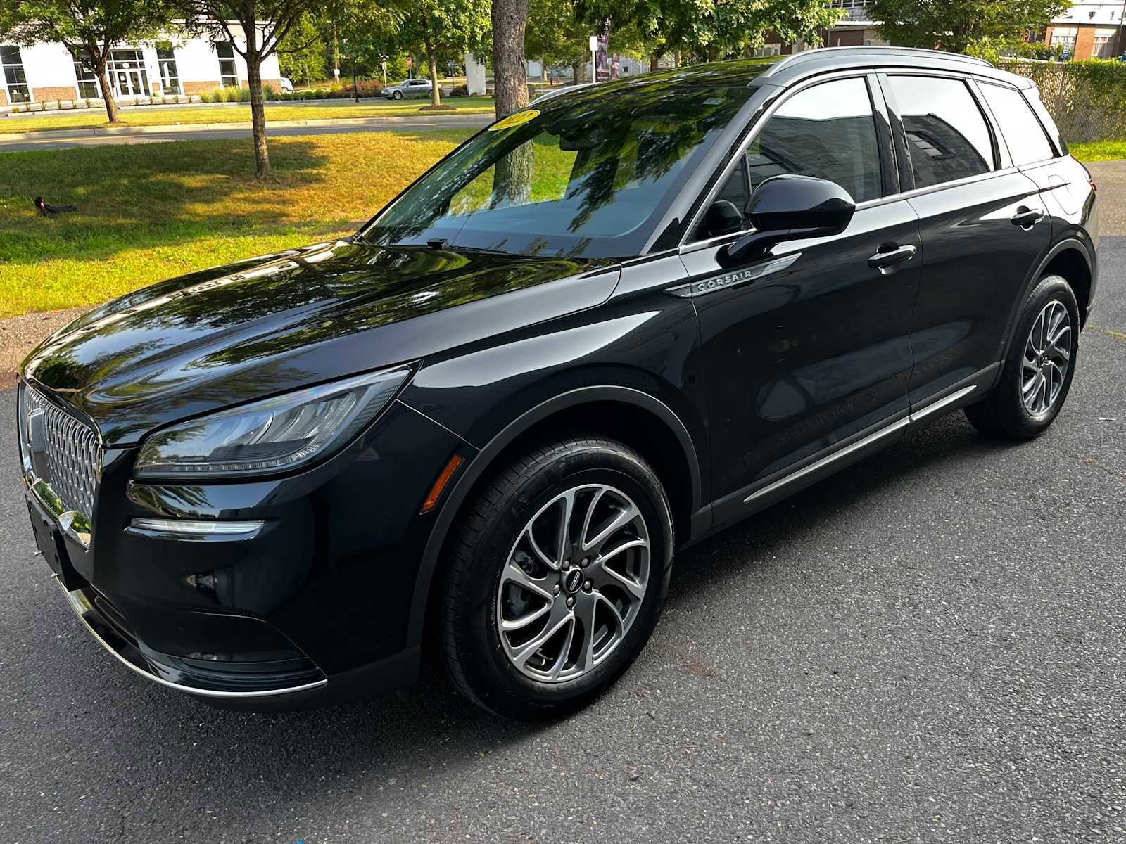 2021 Lincoln Corsair Standard photo 3