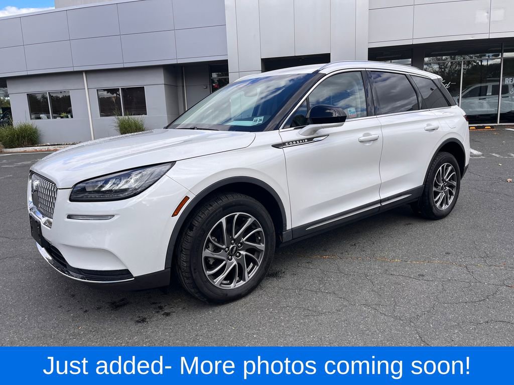 2021 Lincoln Corsair Standard photo 4