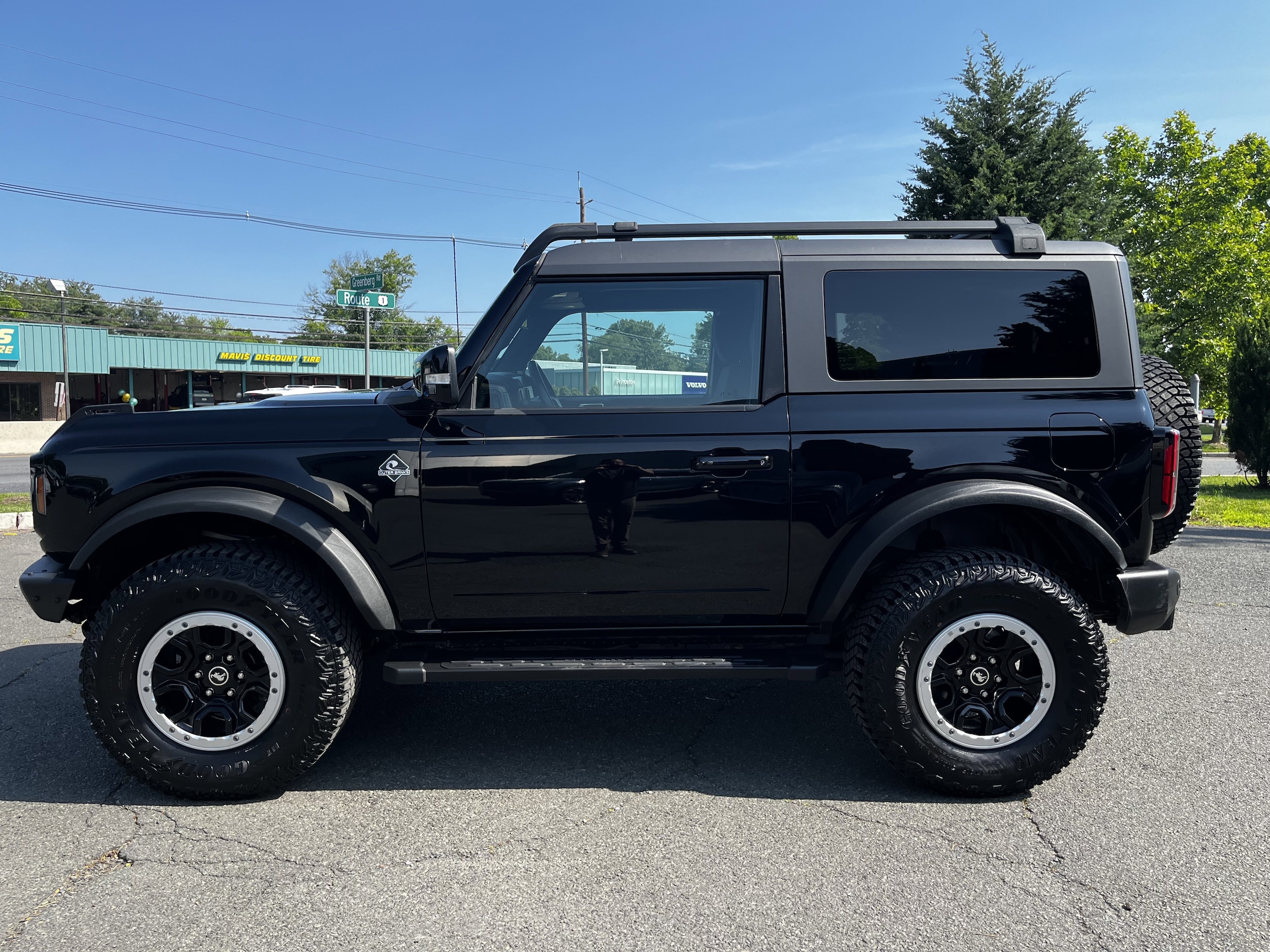 Certified 2022 Ford Bronco 2-Door Outer Banks with VIN 1FMDE5CH0NLB86089 for sale in Trenton, NJ