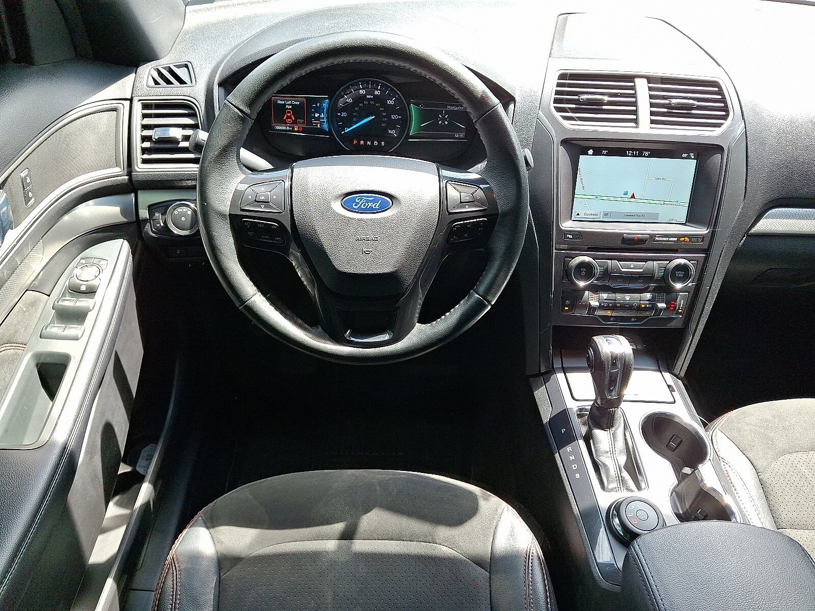 2018 Ford Explorer XLT photo 2