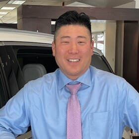 Staff member Dennis Youn from ID_c2d8f29479eb