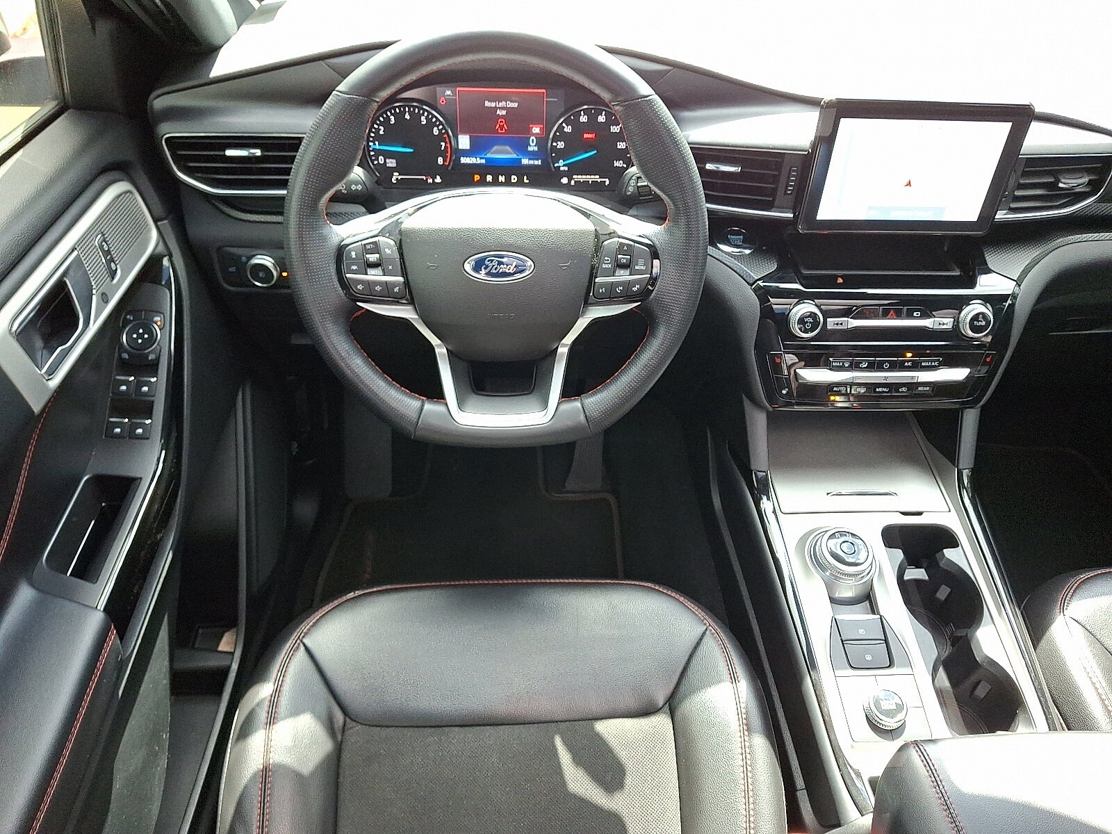 2022 Ford Explorer ST-Line photo 2