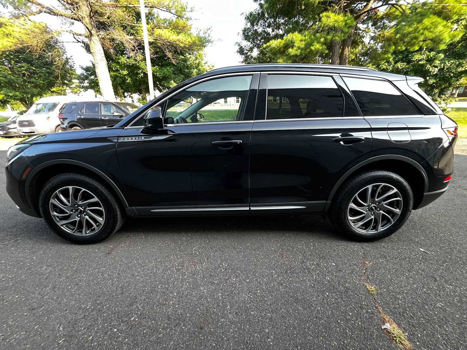 2021 Lincoln Corsair Standard photo 4
