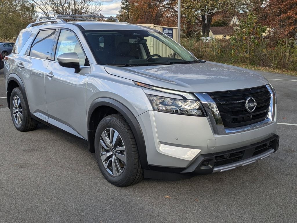 New 2025 Nissan Pathfinder SL SUV