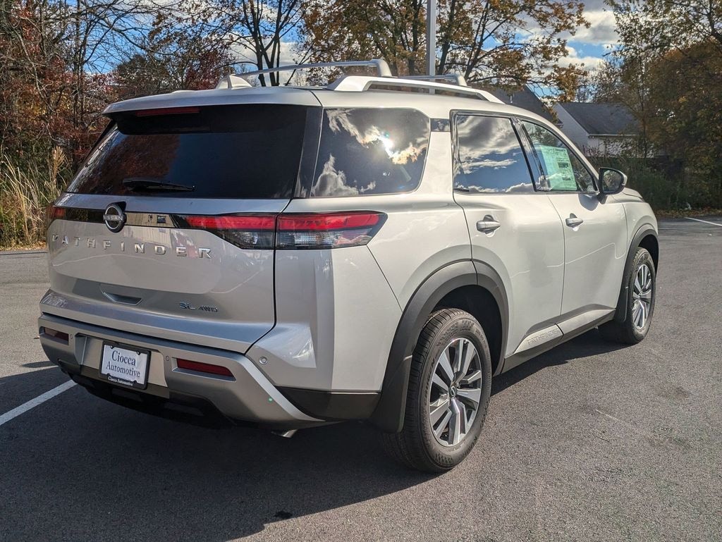 New 2025 Nissan Pathfinder SL SUV