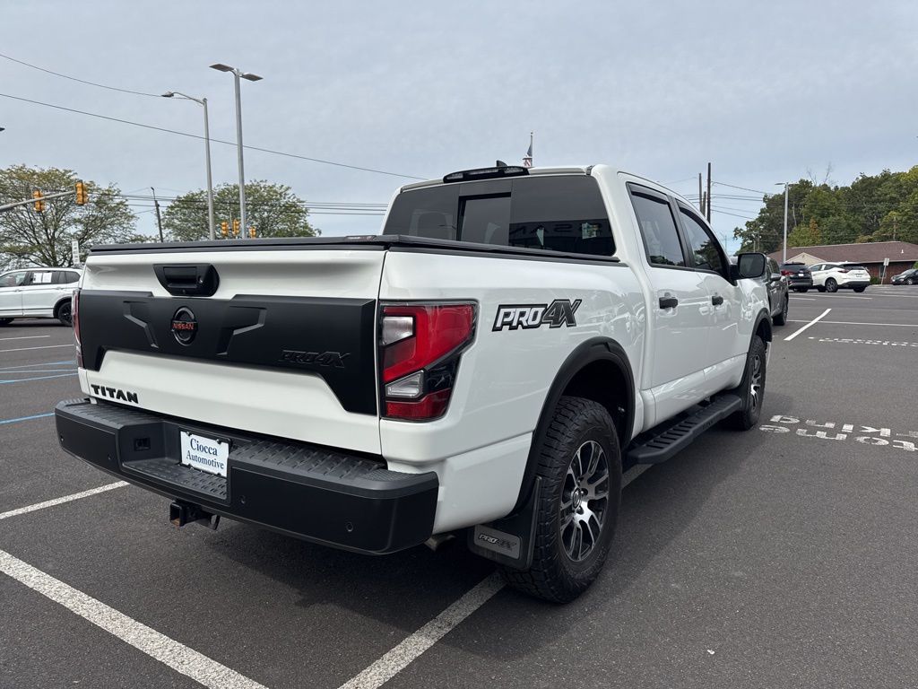 2022 Nissan Titan PRO-4X photo 3