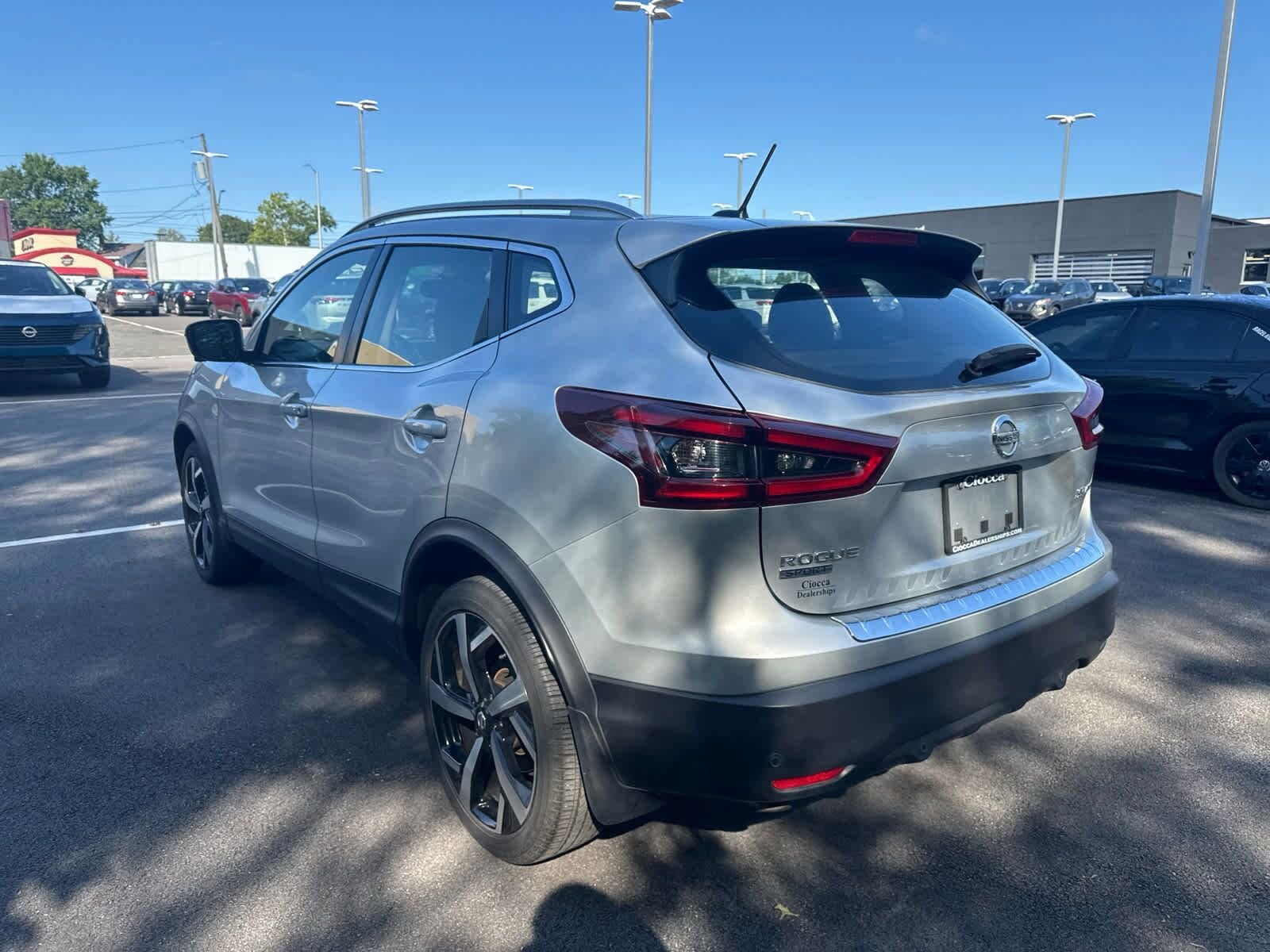 2022 Nissan Rogue Sport SL photo 4
