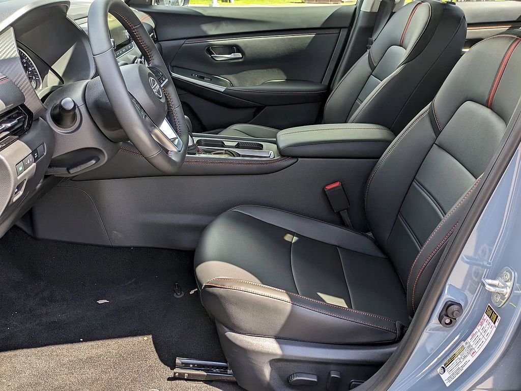 2025 Nissan Sentra SR - Photo 12