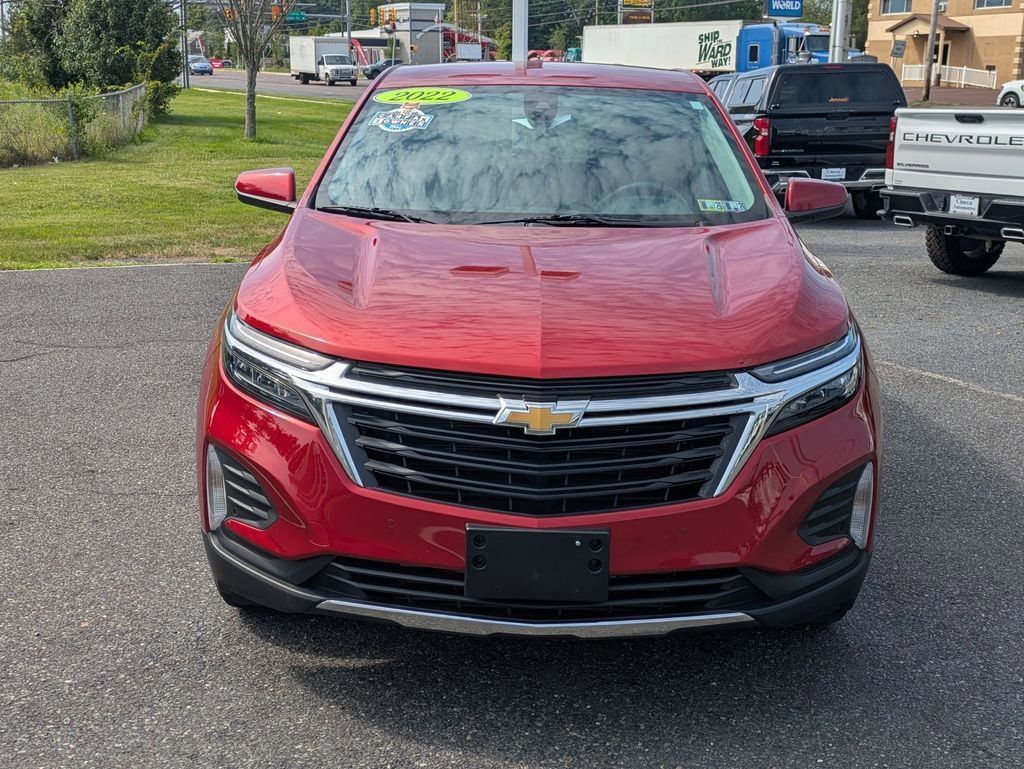 2022 Chevrolet Equinox LT photo 2