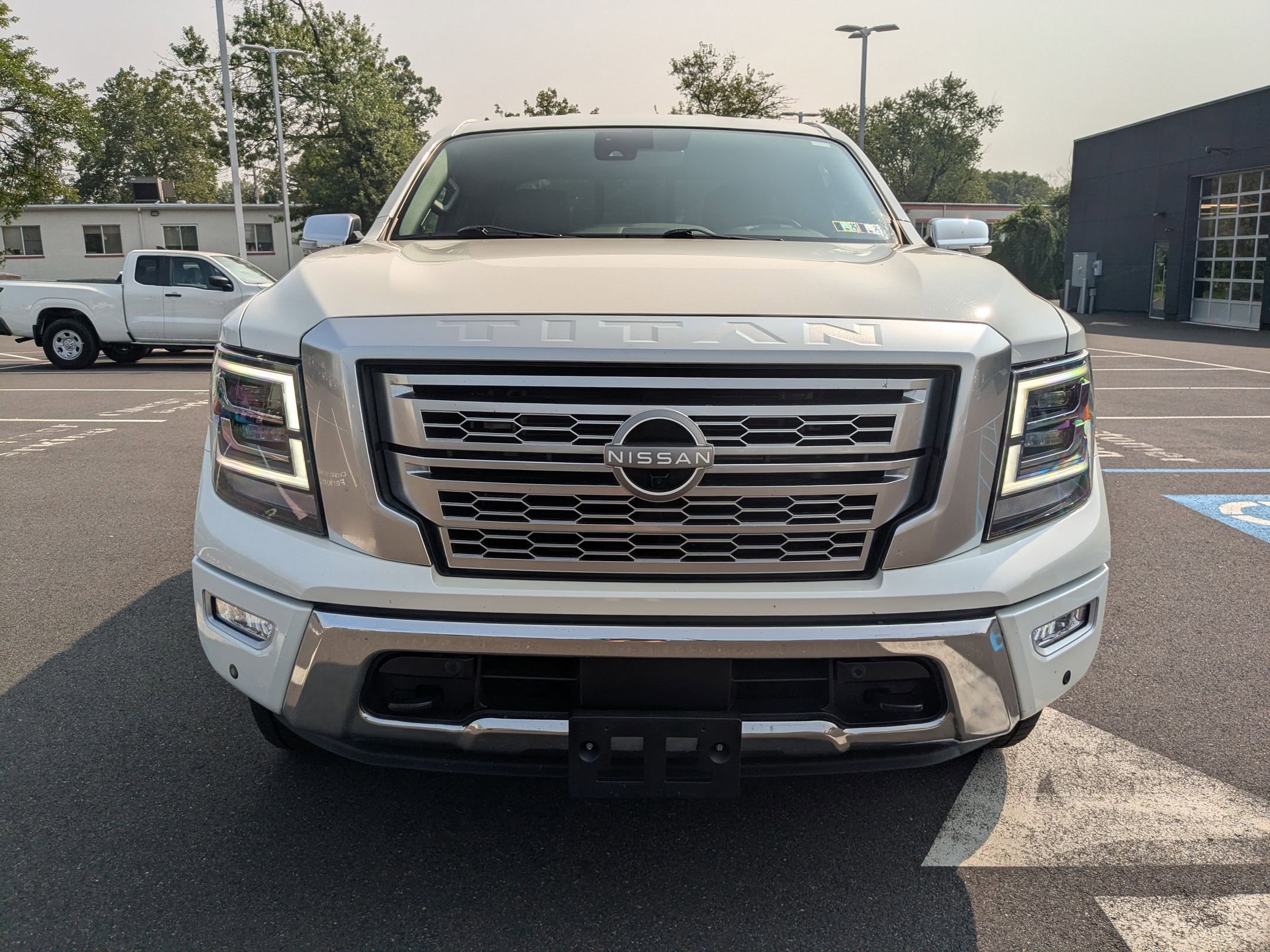 2023 Nissan Titan Platinum Reserve photo 2