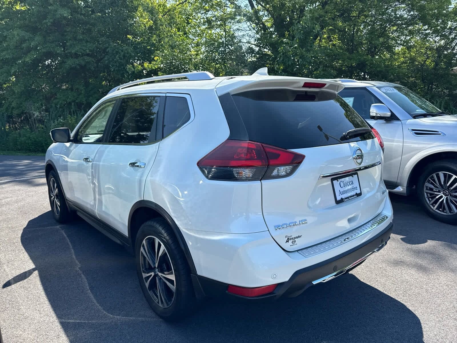 2020 Nissan Rogue SV photo 4