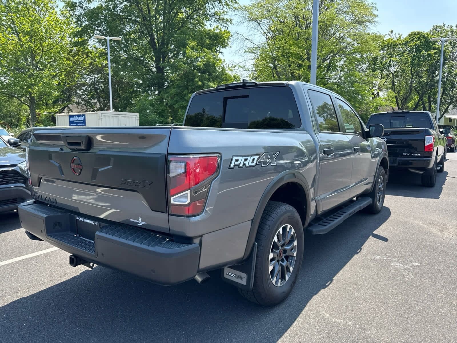2023 Nissan Titan PRO-4X photo 3