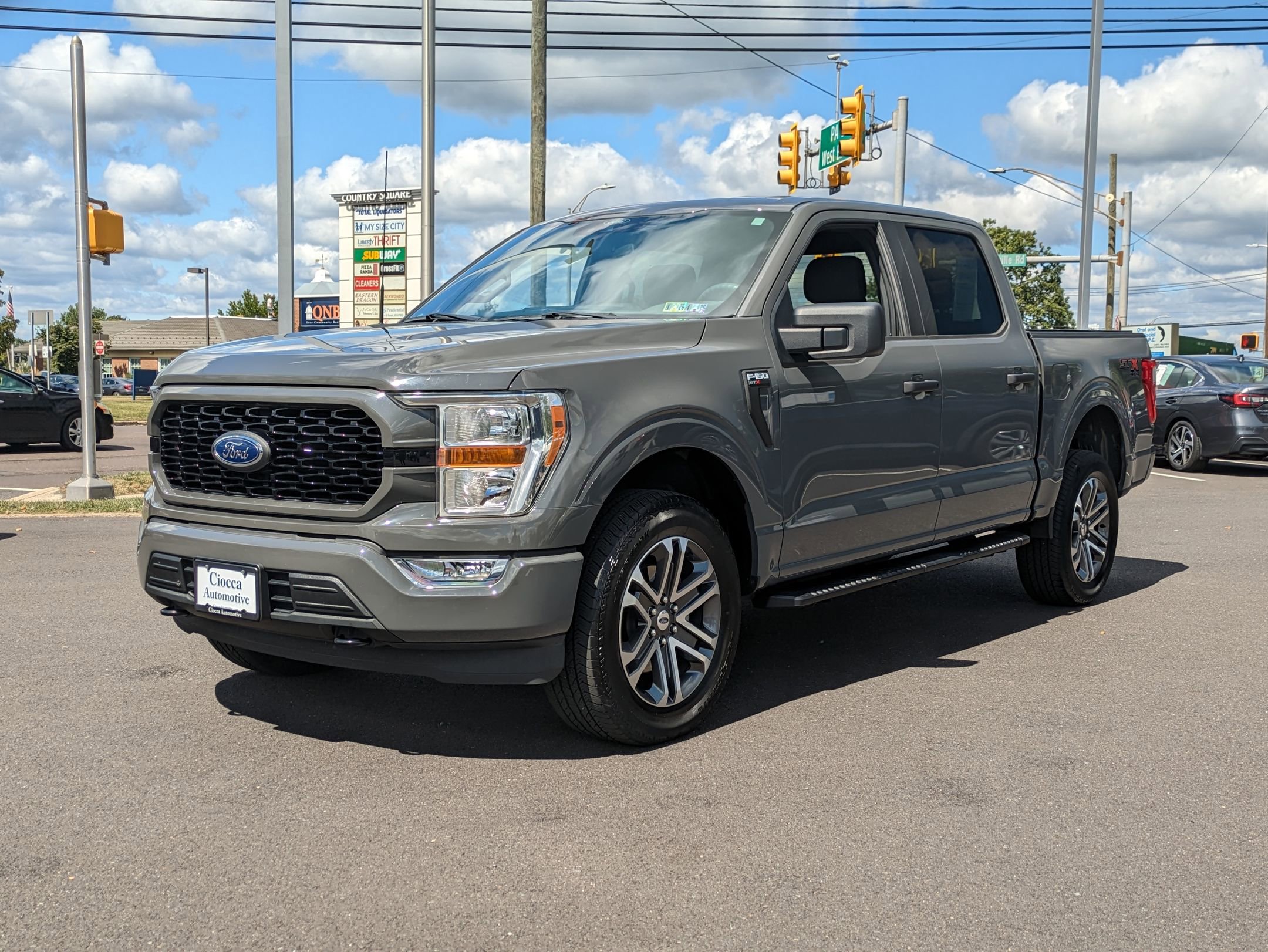 2021 Ford F-150 XL photo 3