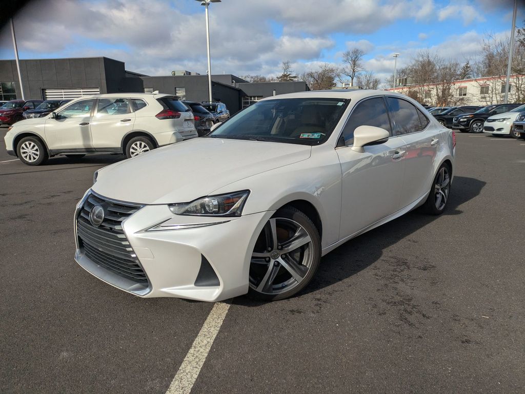 2018 Lexus IS 300's photo