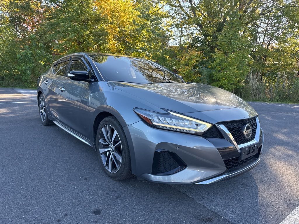 2019 Nissan Maxima SL photo 2