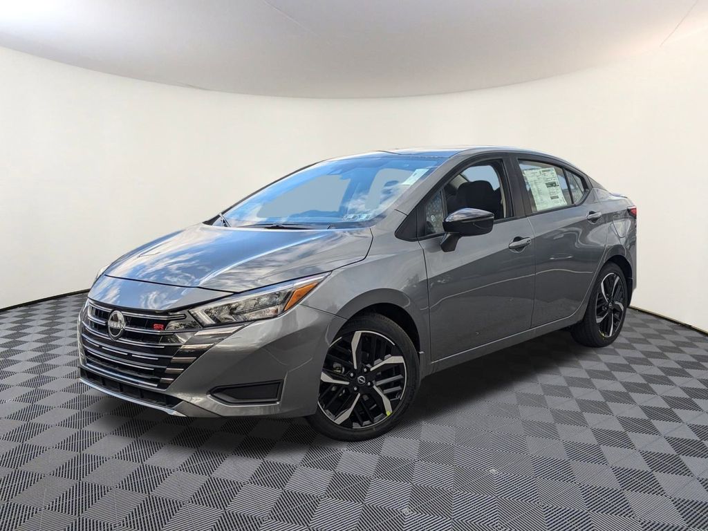 2025 Nissan Versa Sedan SR's photo