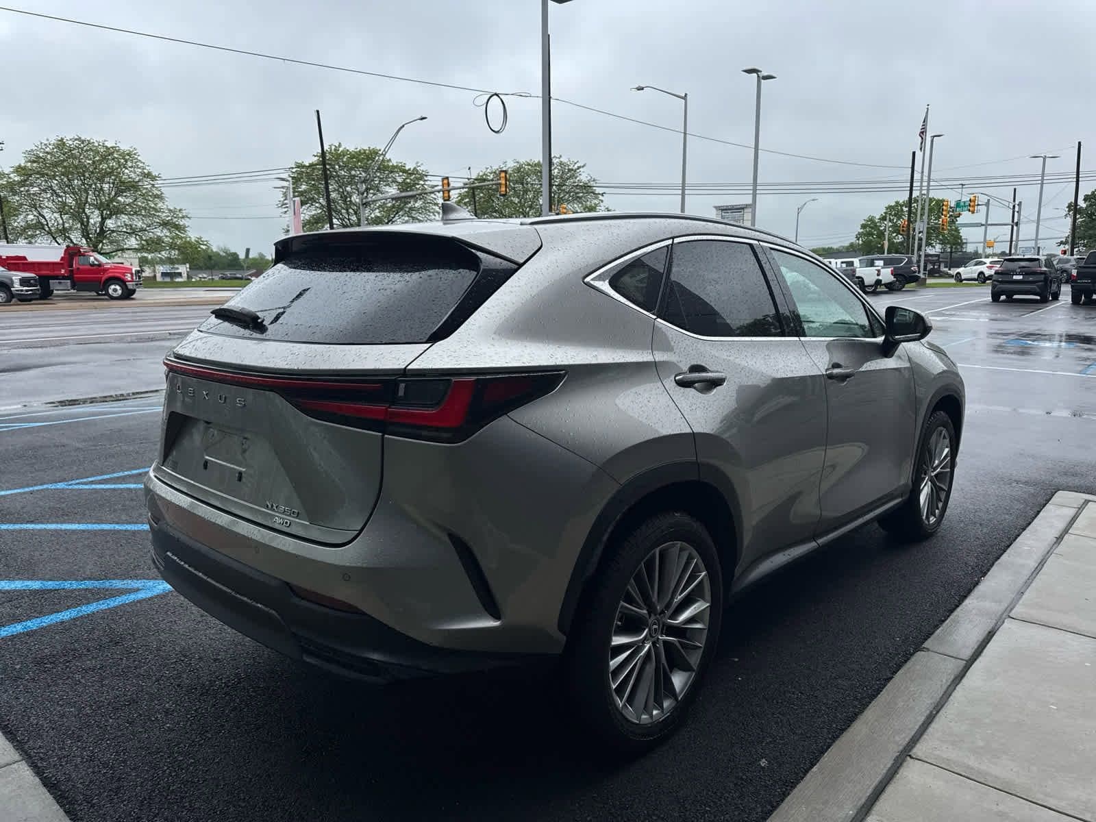 2022 Lexus NX 350 Luxury photo 3
